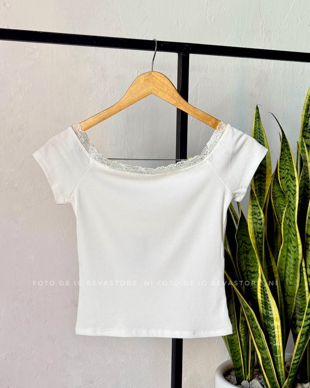 Top blanco Ariel