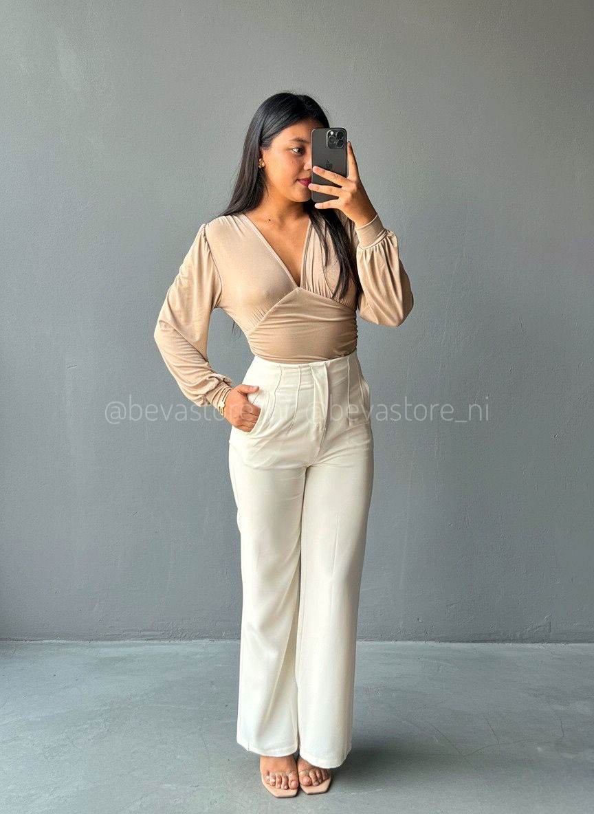 Looks bodysuit manga larga cuello en V beige