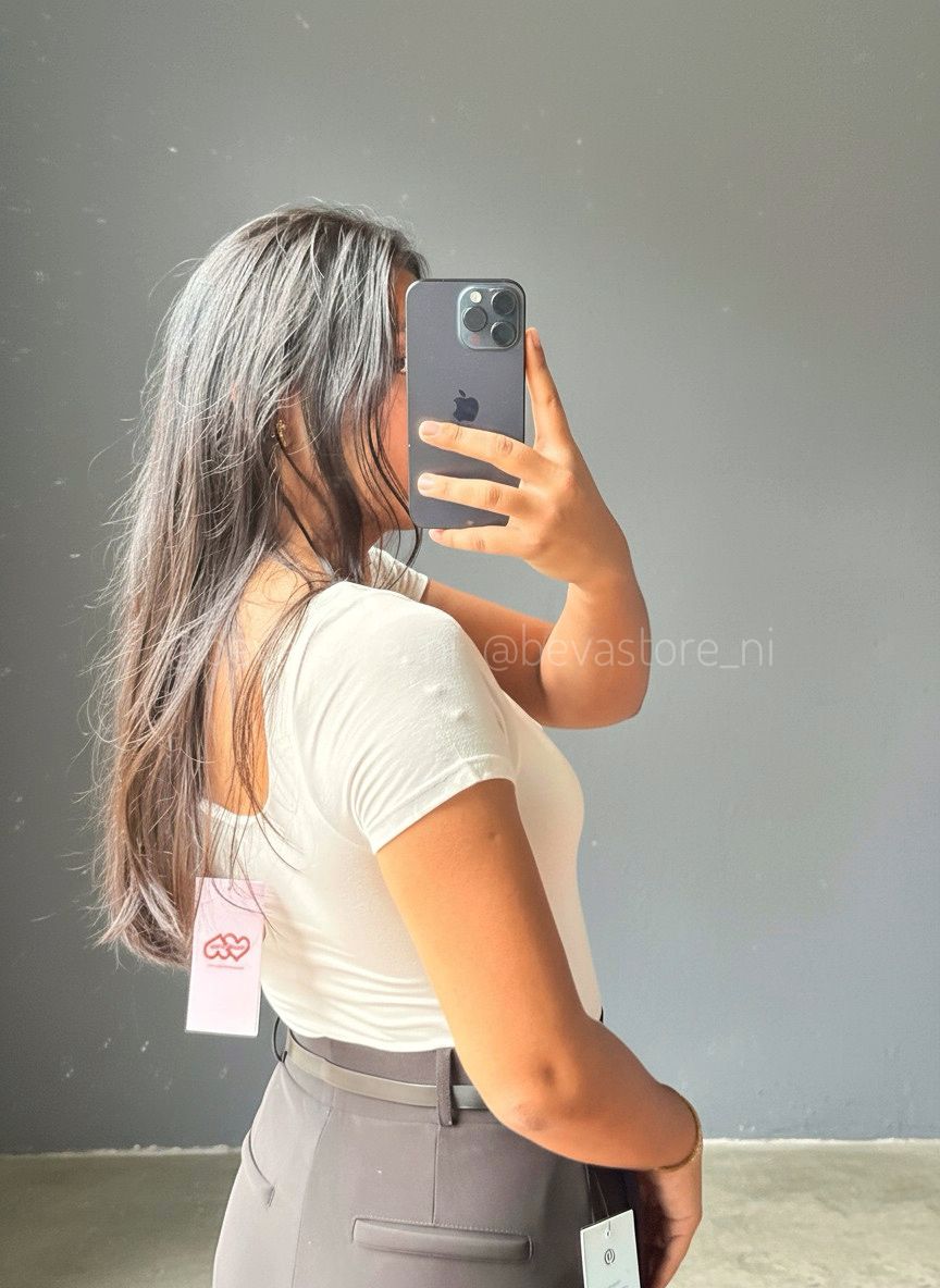 Bodysuit cuello cuadrado con mangas