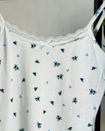 Top blanco con diseños