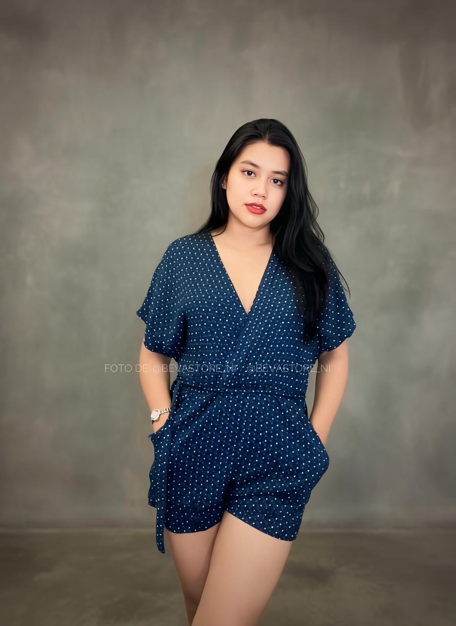 Monito azul de figuras con mangas