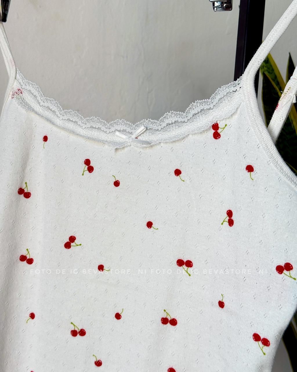 Top blanco con diseños