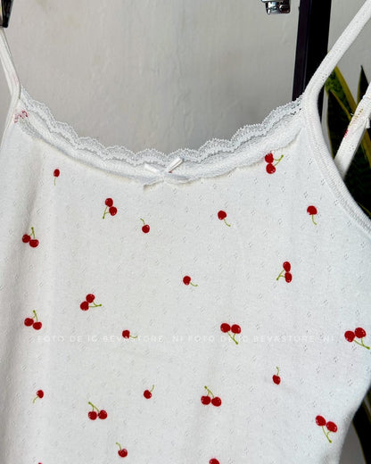 Top blanco con diseños