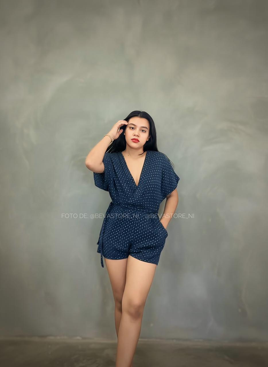 Monito azul de figuras con mangas