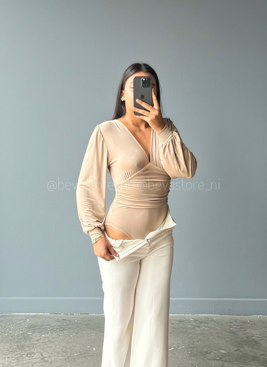 Bodysuit manga larga cuello en V