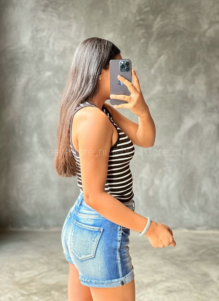 Short Jeans Con Dobladillo