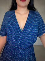 Monito azul de figuras con mangas