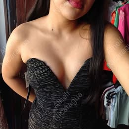 Vestido corto con lineas doradas