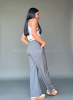 Pantalón recto con detalle de bóxer