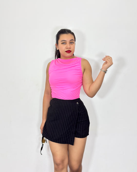 Top asimétrico Elisa rosado fucsia