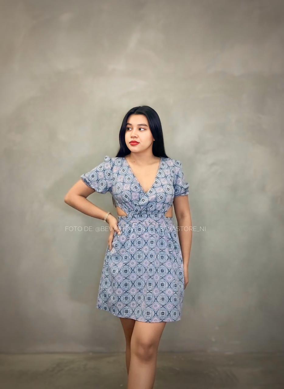 Vestido corto celeste con estampado