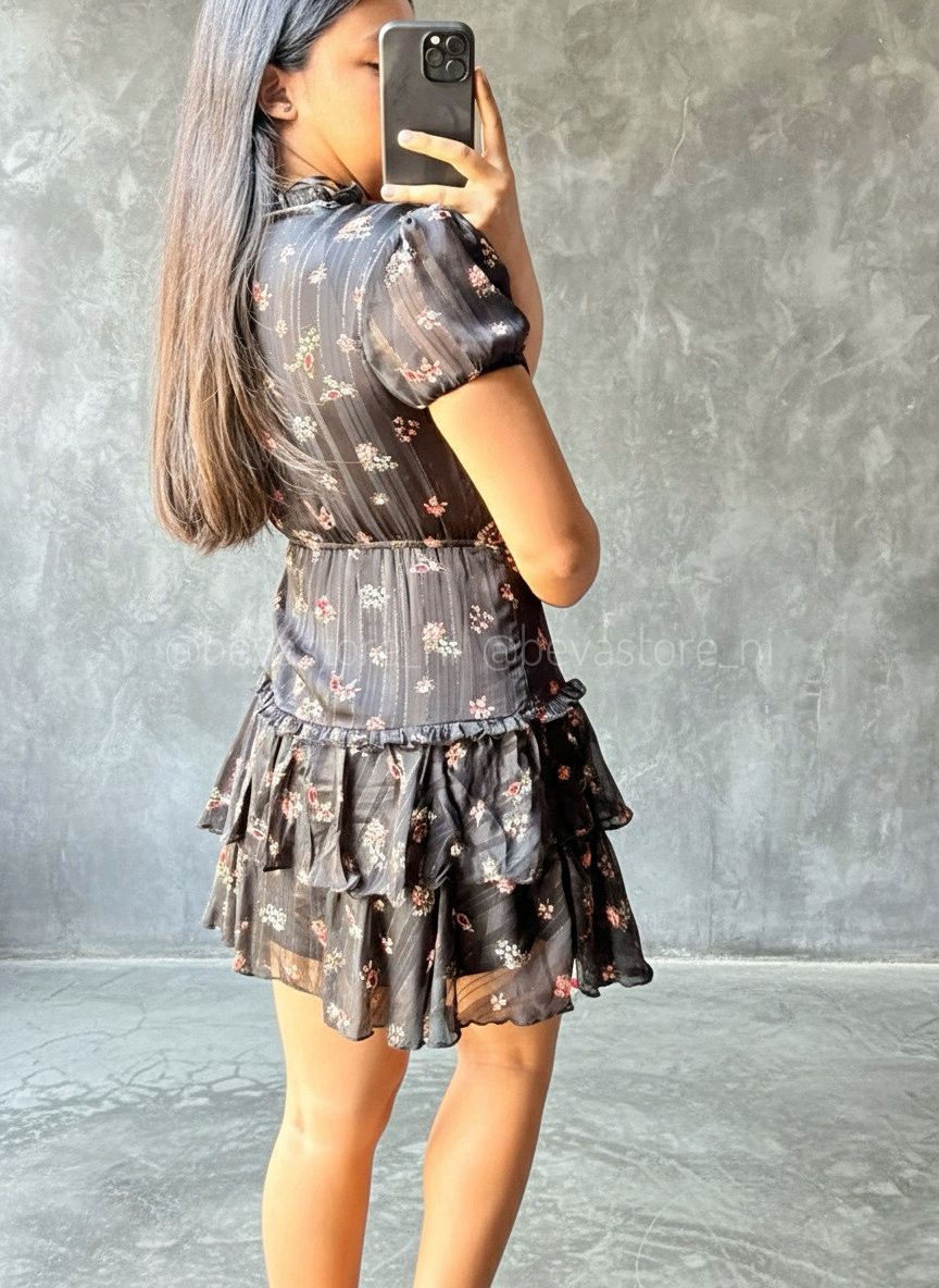 Vestido negro floreado