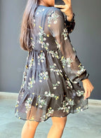 Vestido negro floreado