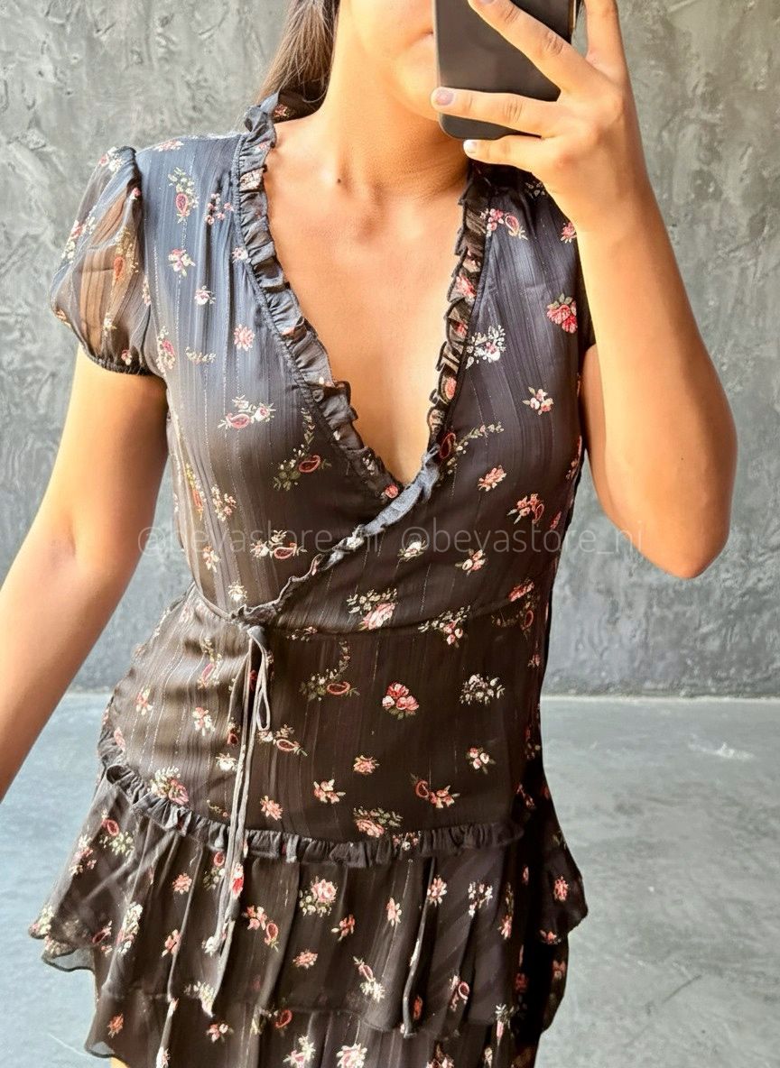 Vestido negro floreado