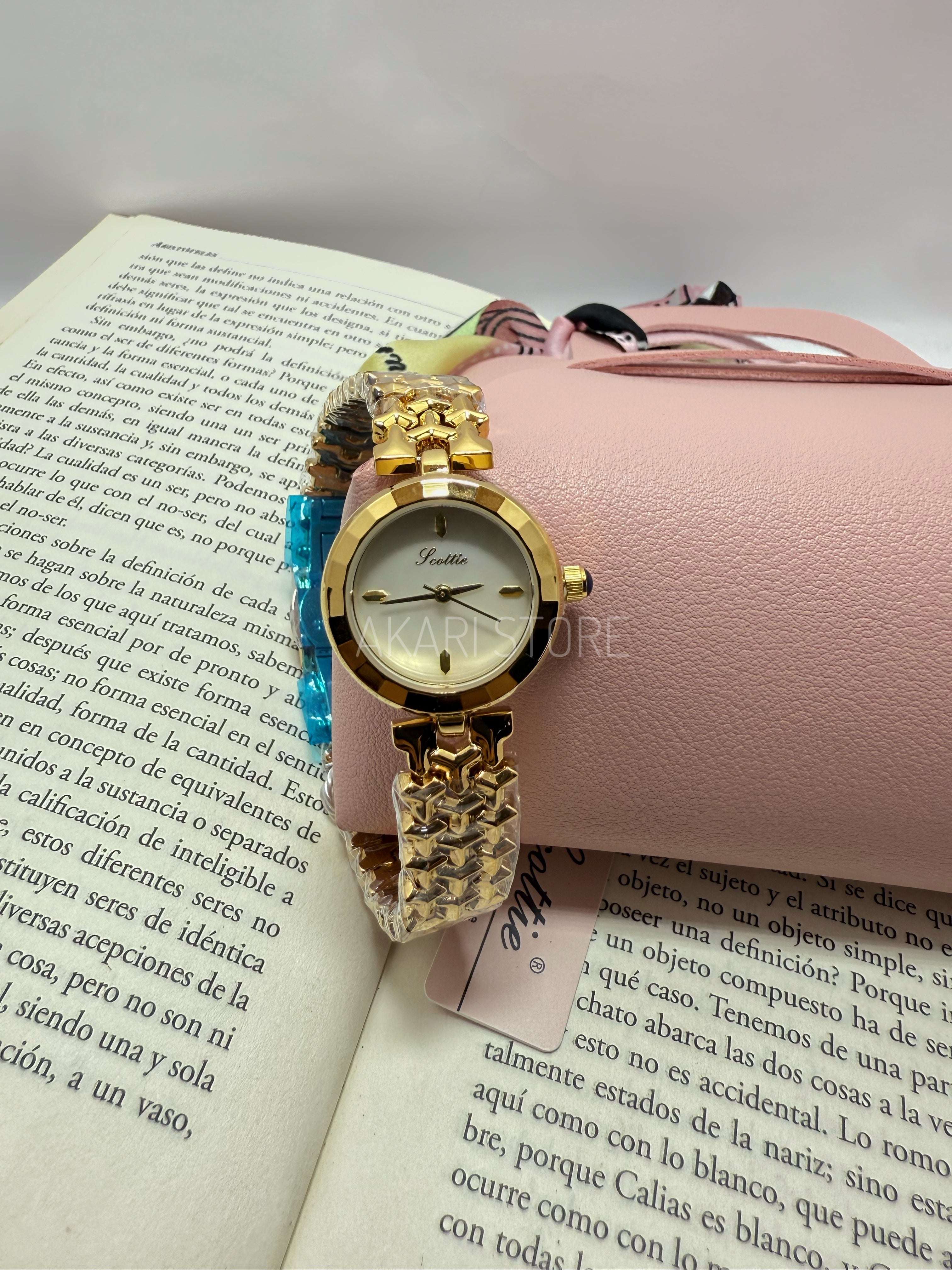 Reloj redondo con dial blanco