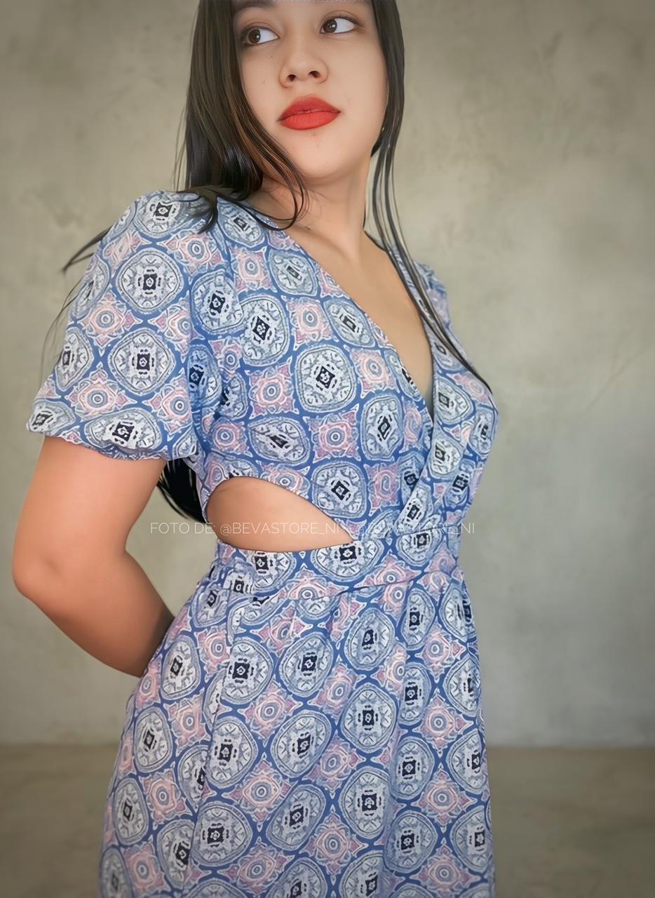 Vestido corto celeste con estampado