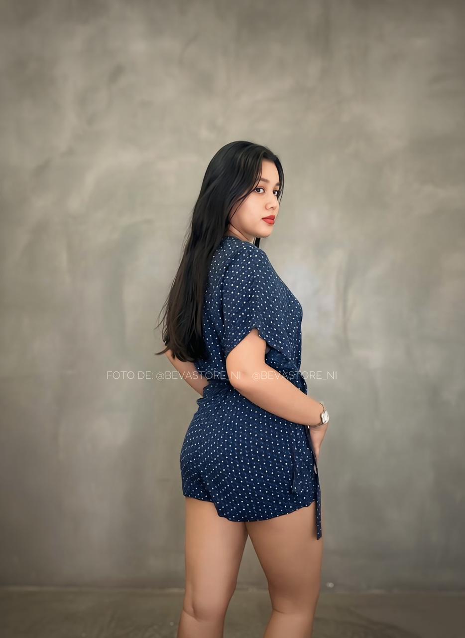 Monito azul de figuras con mangas