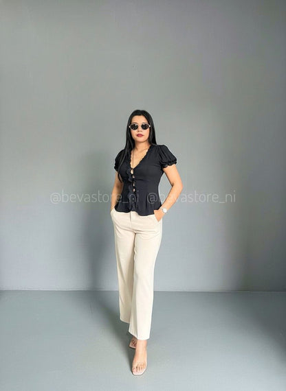 Blusa con mangas abullonadas y botones con ribete de encaje