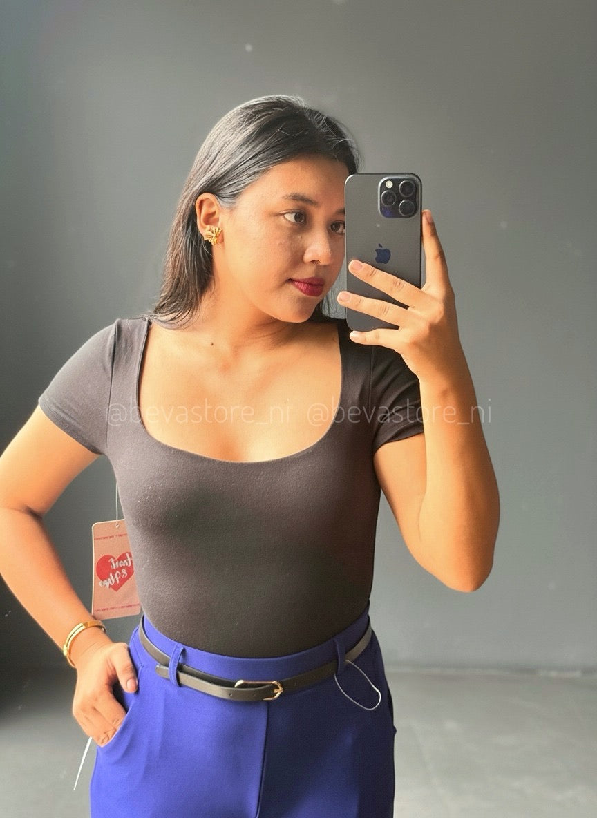 Bodysuit cuello cuadrado con mangas