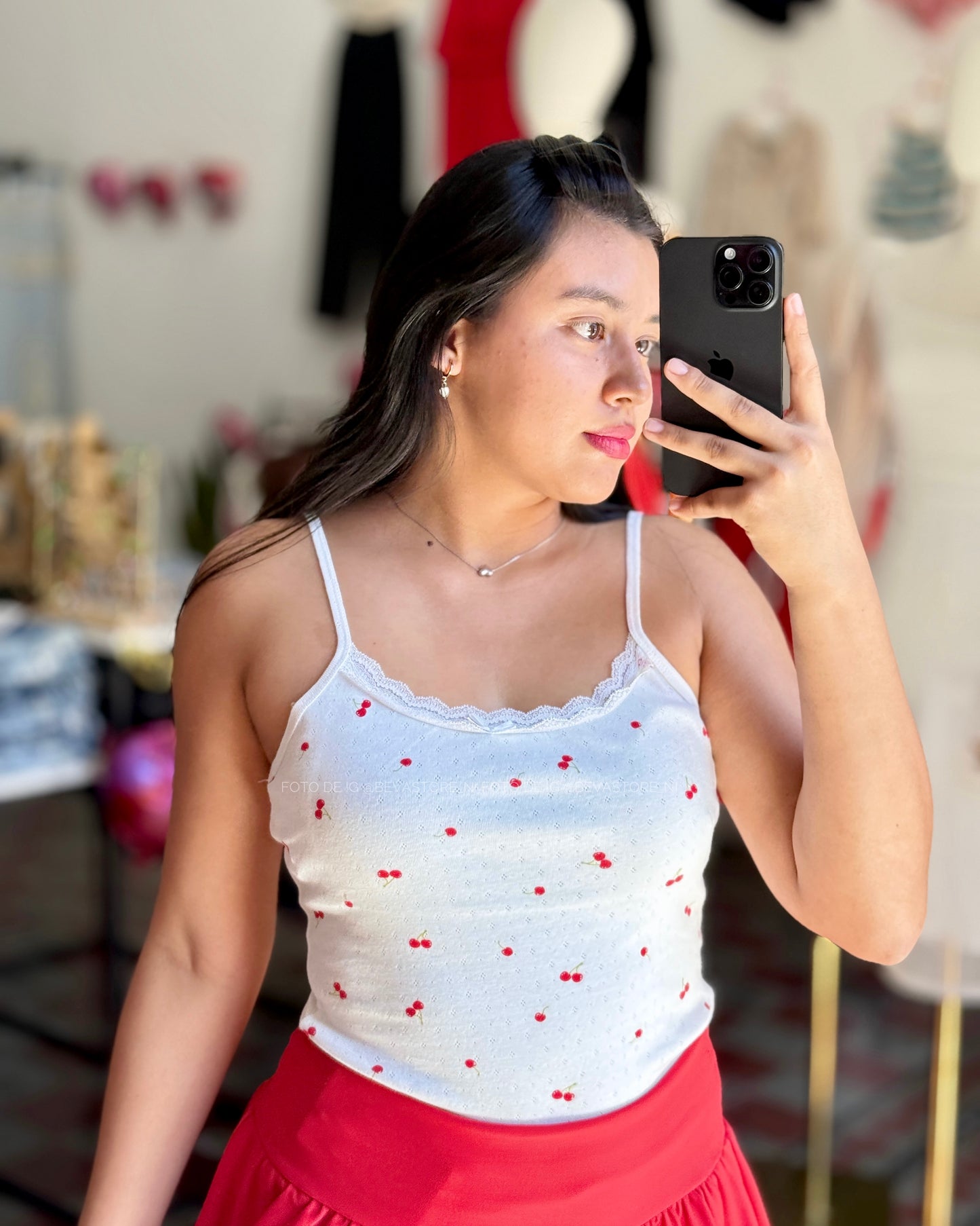 Top blanco con diseños