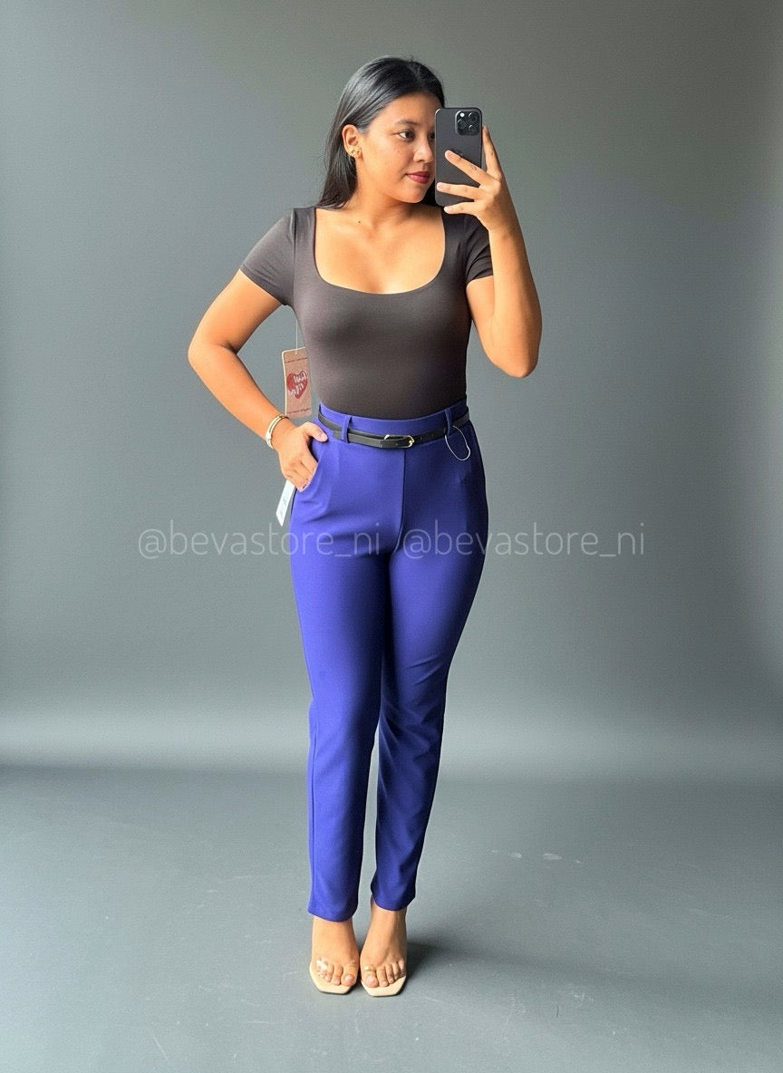 Bodysuit cuello cuadrado con mangas