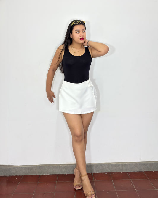 Falda short blanca