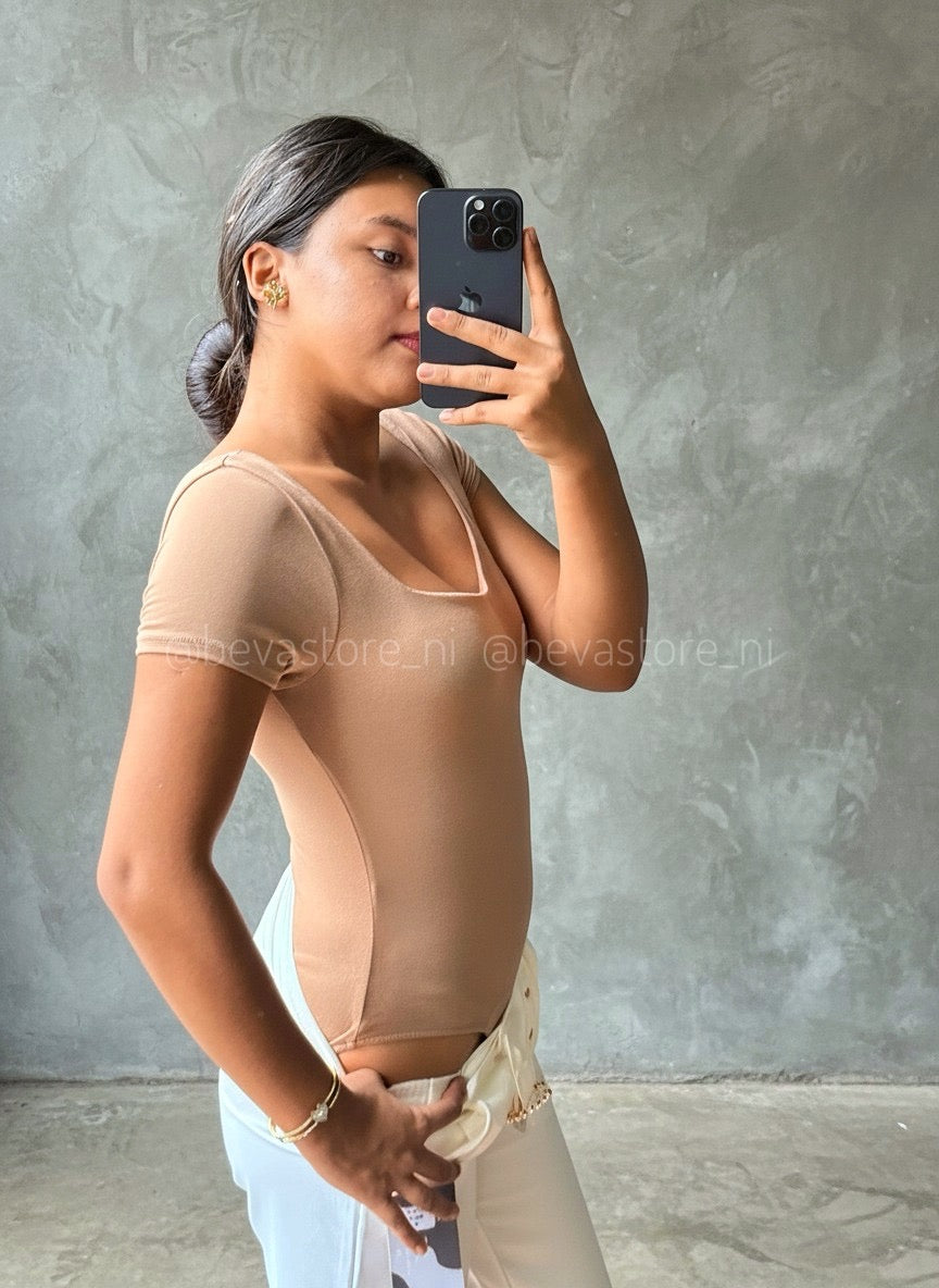 Bodysuit cuello cuadrado con mangas