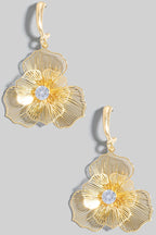Aretes dorados de Flor con perla
