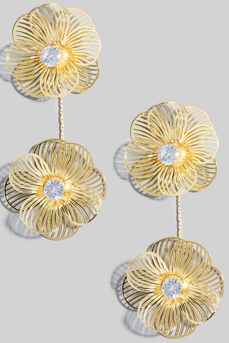 Aretes dorados doble flor con perlas