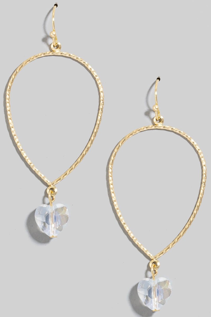 Aretes dorados con colgante de corazón