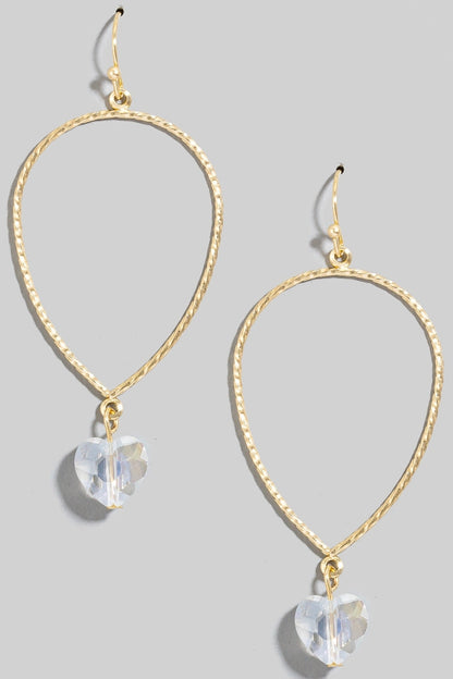 Aretes dorados con colgante de corazón