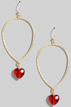 Aretes dorados con colgante de corazón
