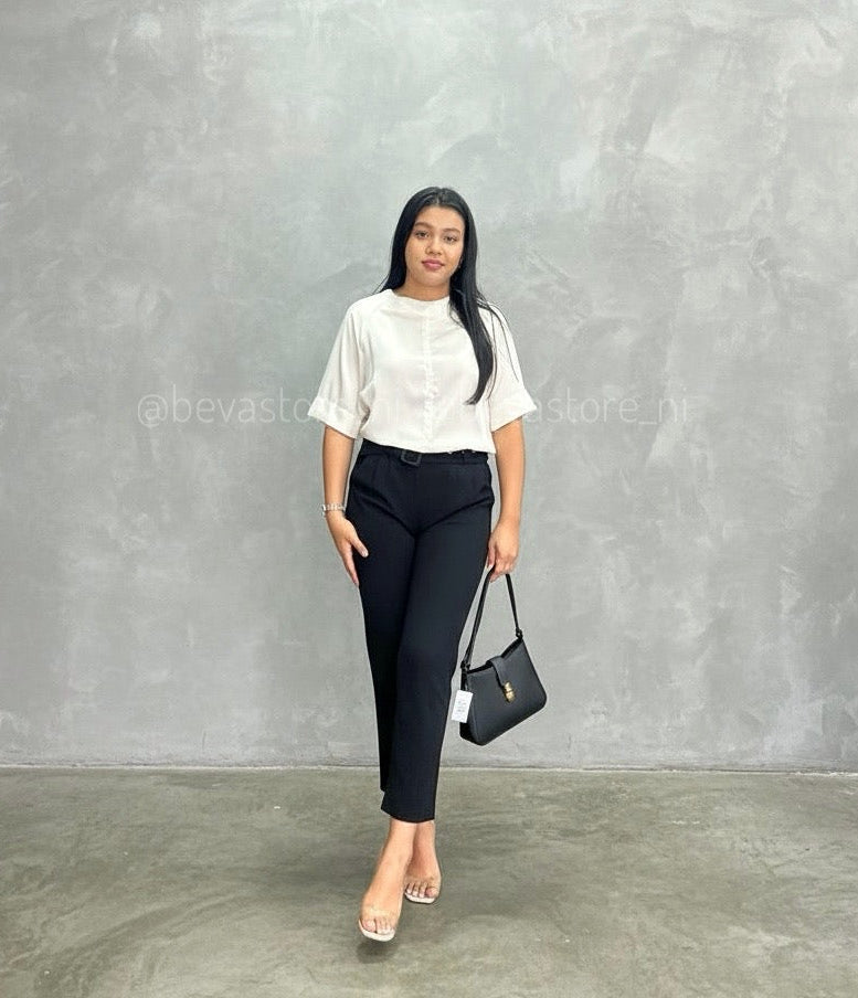 Blusa satinada con abertura lateral