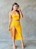 Conjunto de Camisa Corta y Falda Larga Abierta