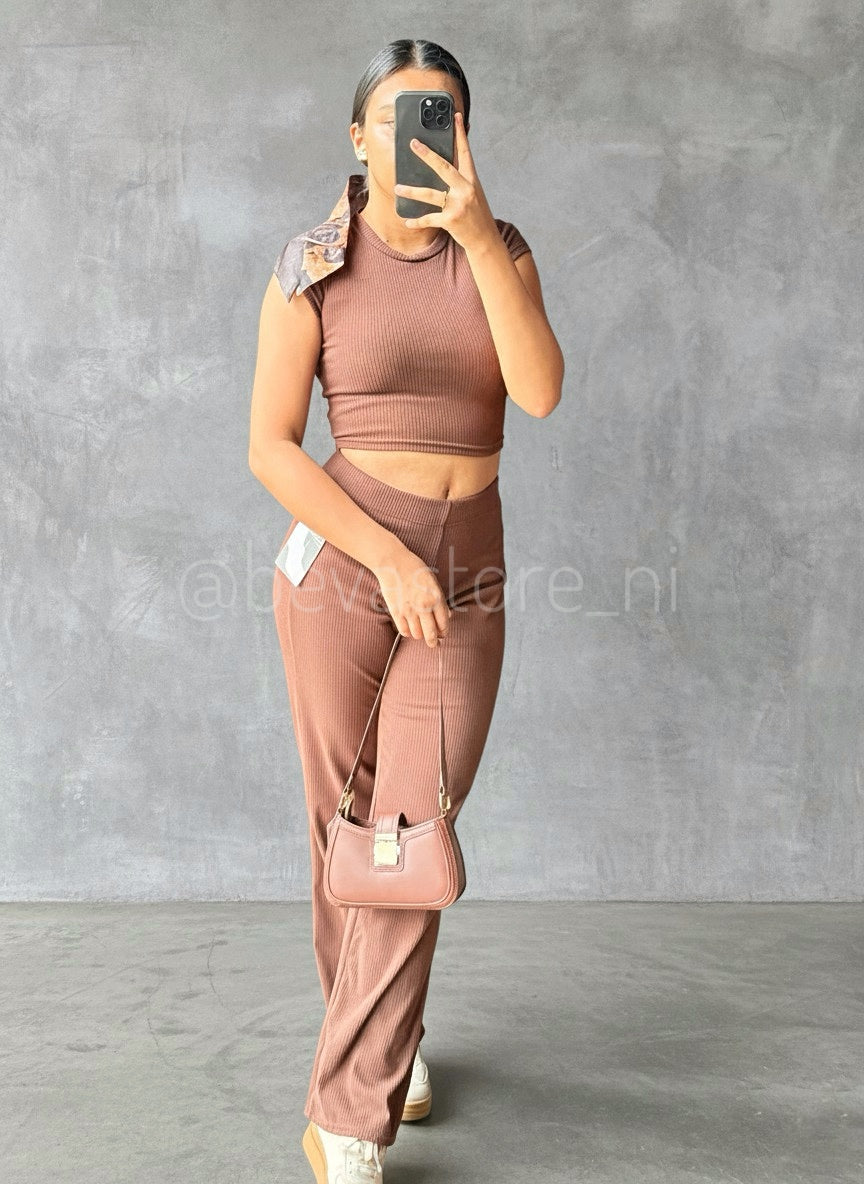 Conjunto Top y Wide Leg Café