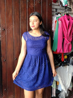 Vestido azul corto calado