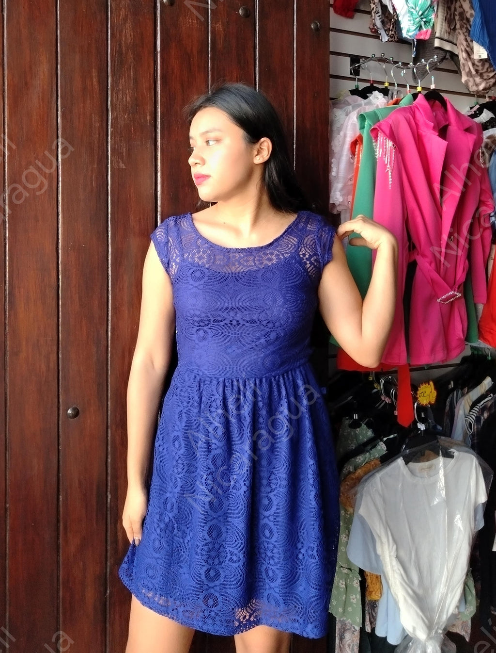 Vestido azul corto calado