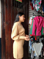 Vestido corto manga larga