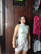 Top cuello de tortuga con perlitas