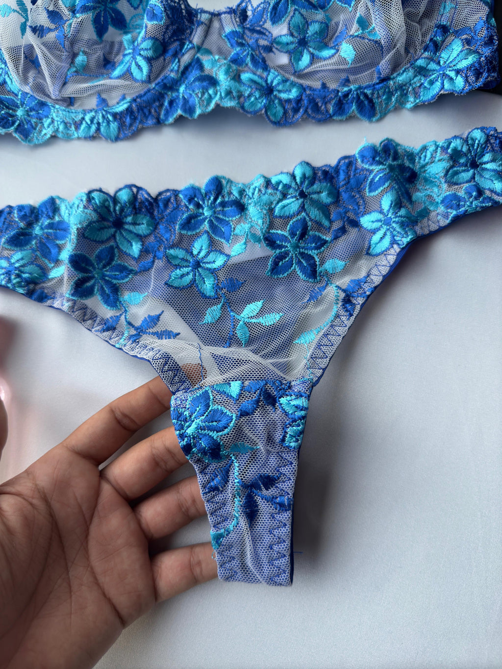 Lencería con bordado floral romántica 2 piezas