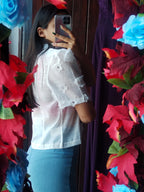 Blusa con flores 3D