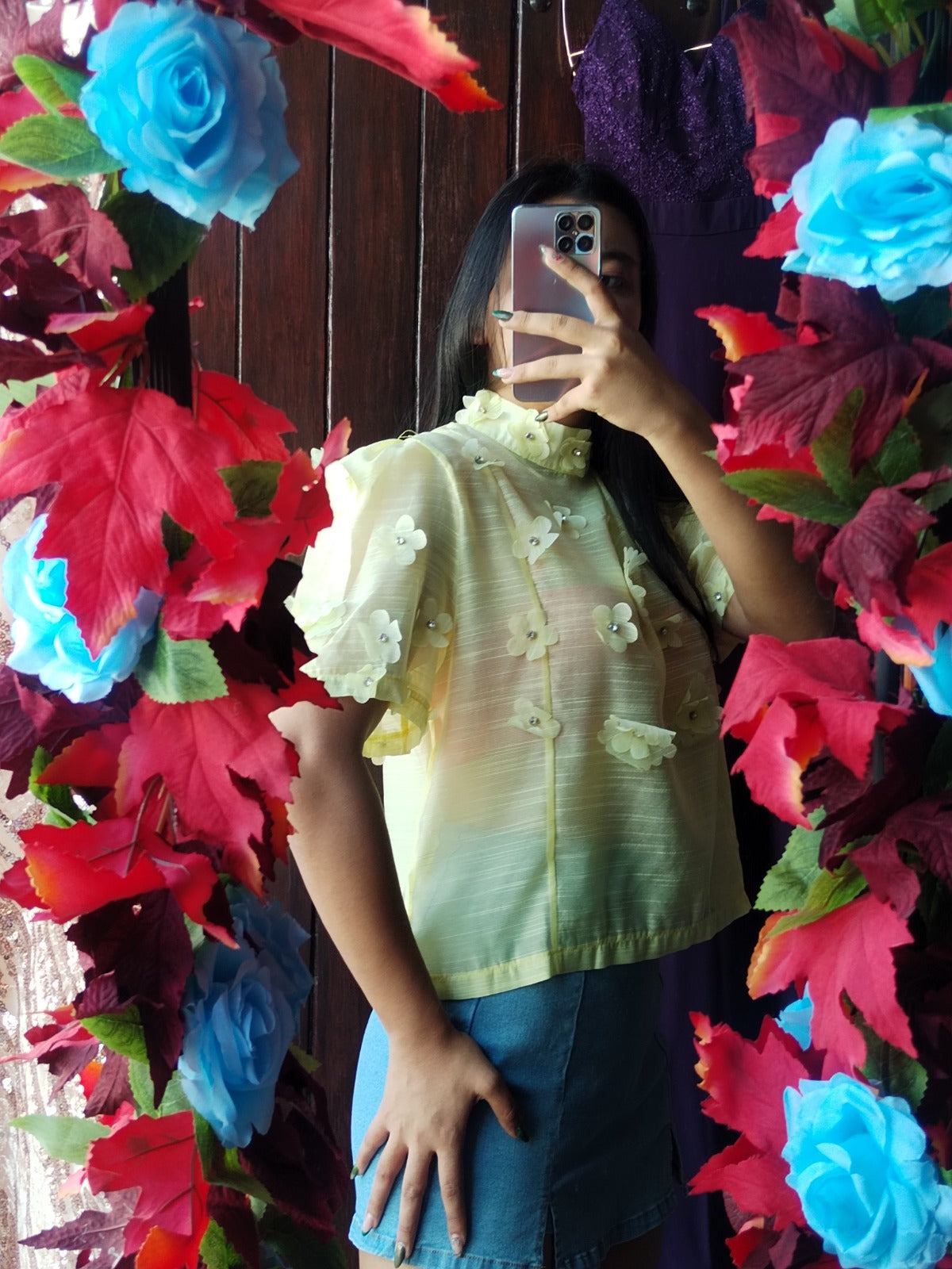 Blusa con flores 3D