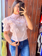 Blusa con flores 3D