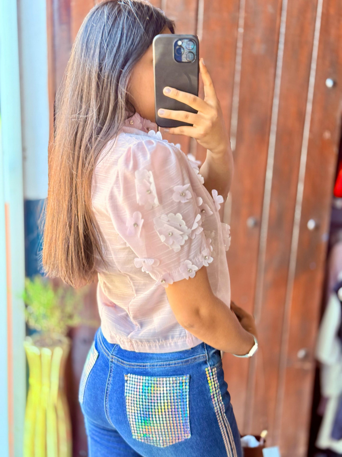 Blusa con flores 3D