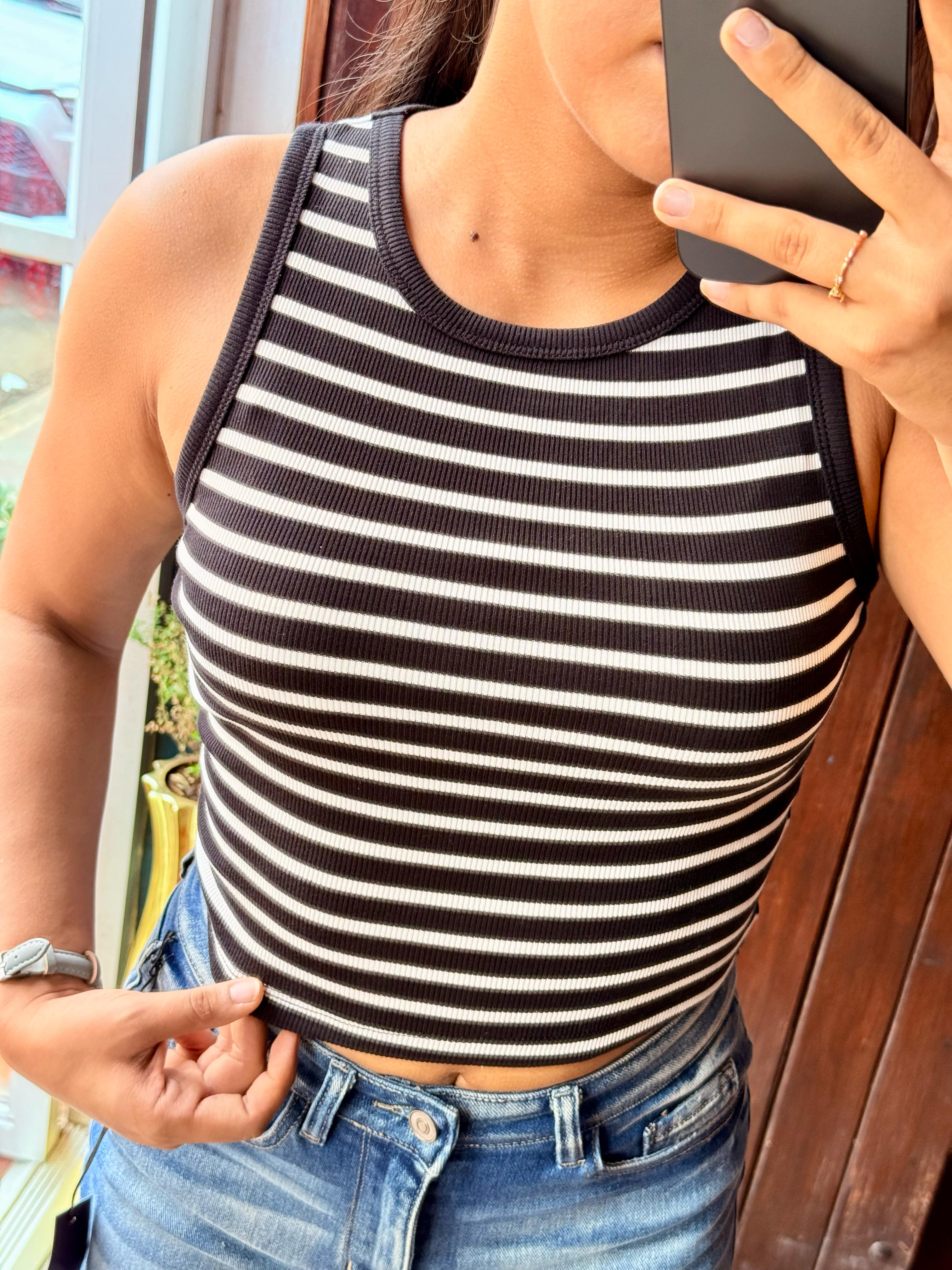 Top rayado sin mangas