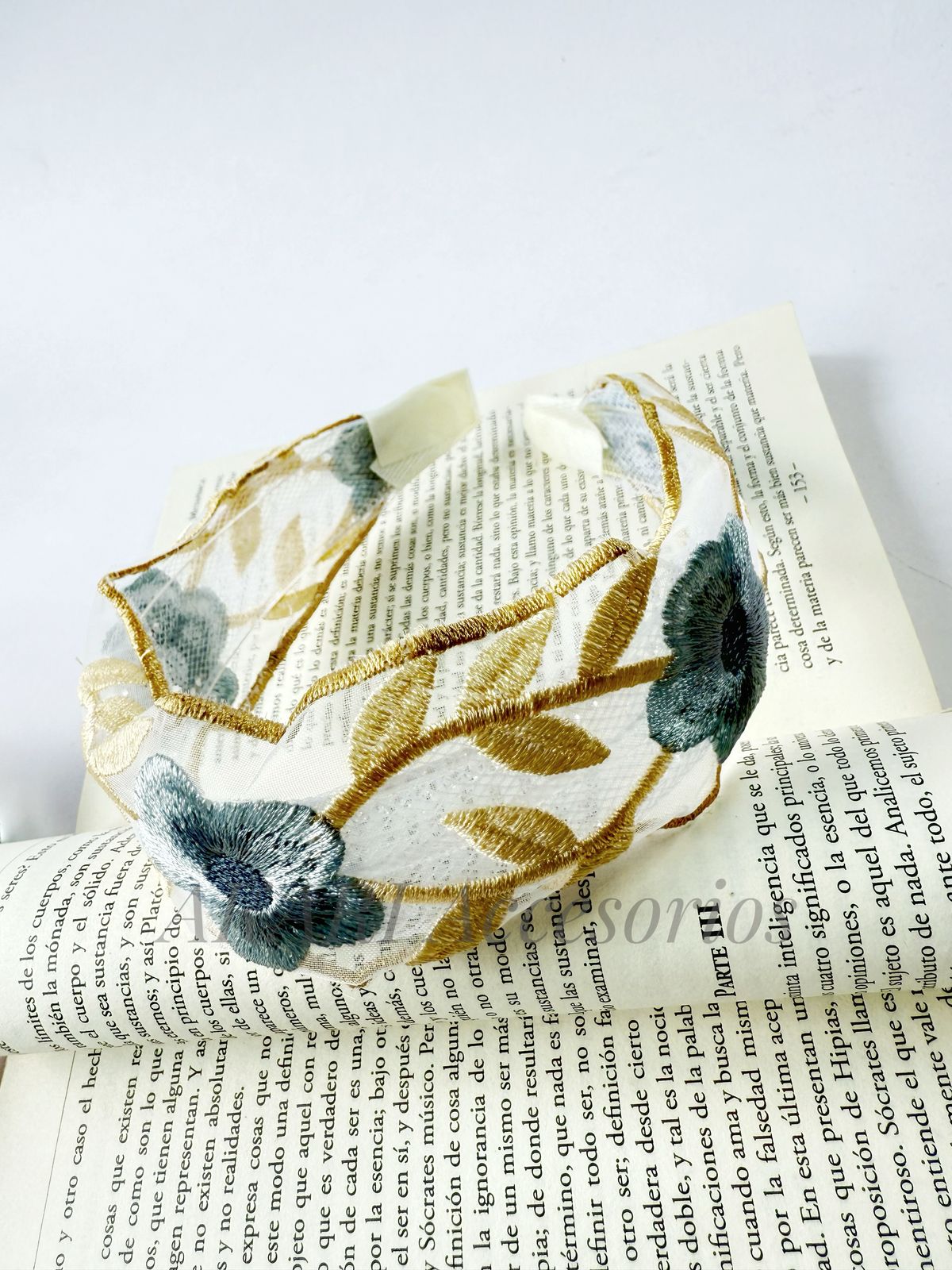 Diadema con estampado floral