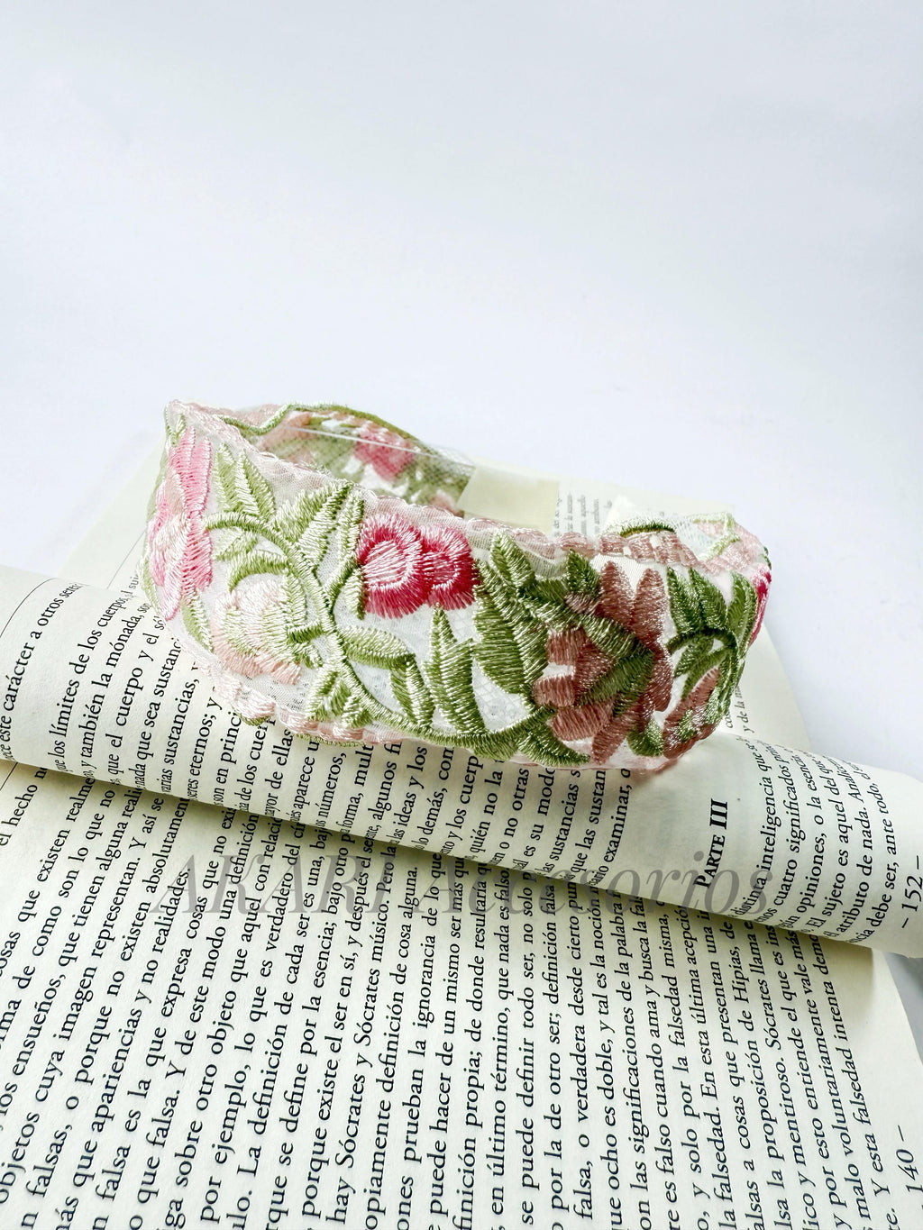 Diadema con estampado floral