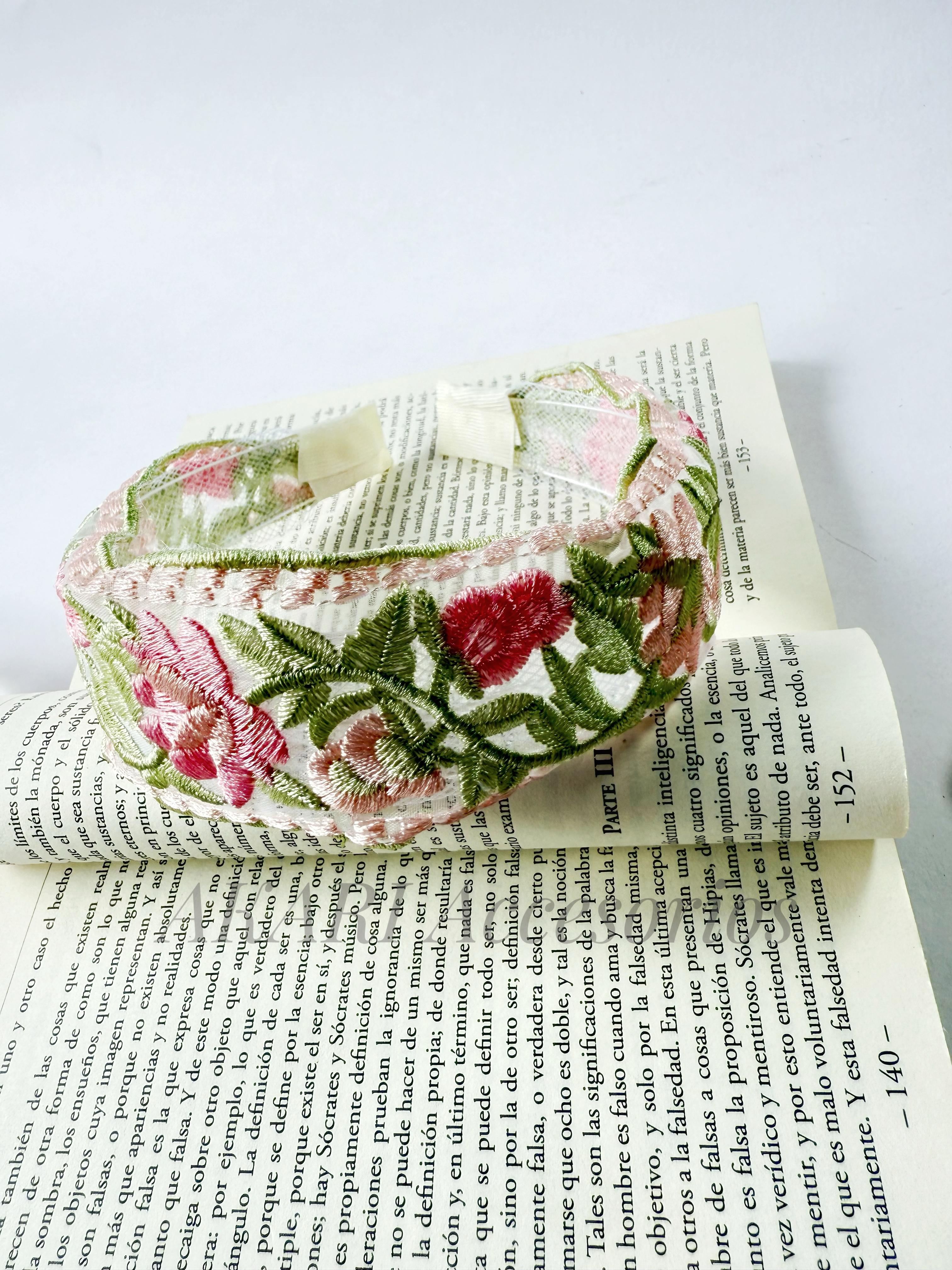 Diadema con estampado floral