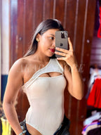 Bodysuit asimétrico con Abertura