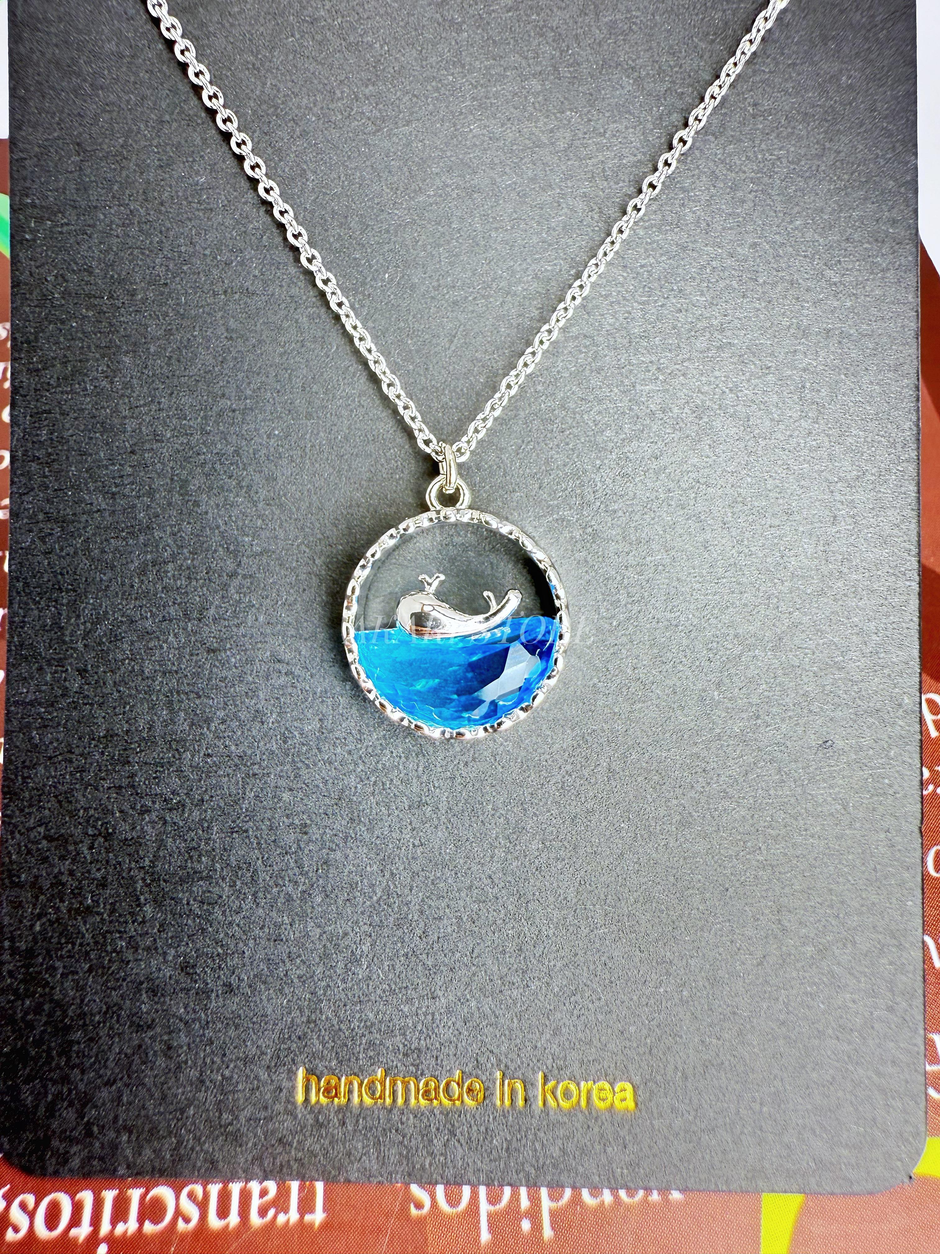 Cadena con Dije de Moneda con Delfín